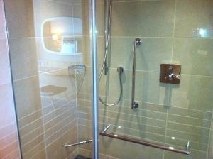 bedroom-at-the-hilton-fa-6